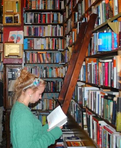 59122_10150278918505201_569680200_14848307_7637495_n-001